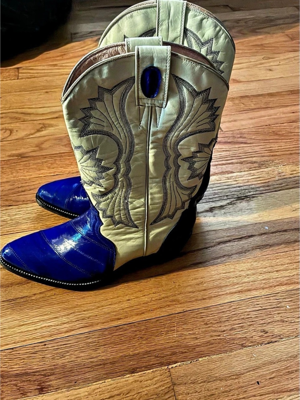Western Cowboy Boots in Blue & Cream